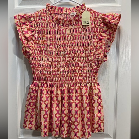 JODIFL Tops - JODIFL Pink & Cream Smocked Flutter Peplum Tunic
